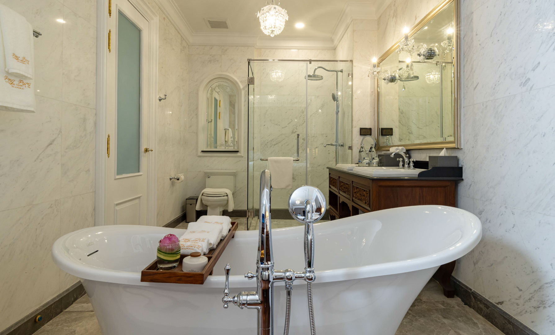 room-types-Deluxe-Suite-03